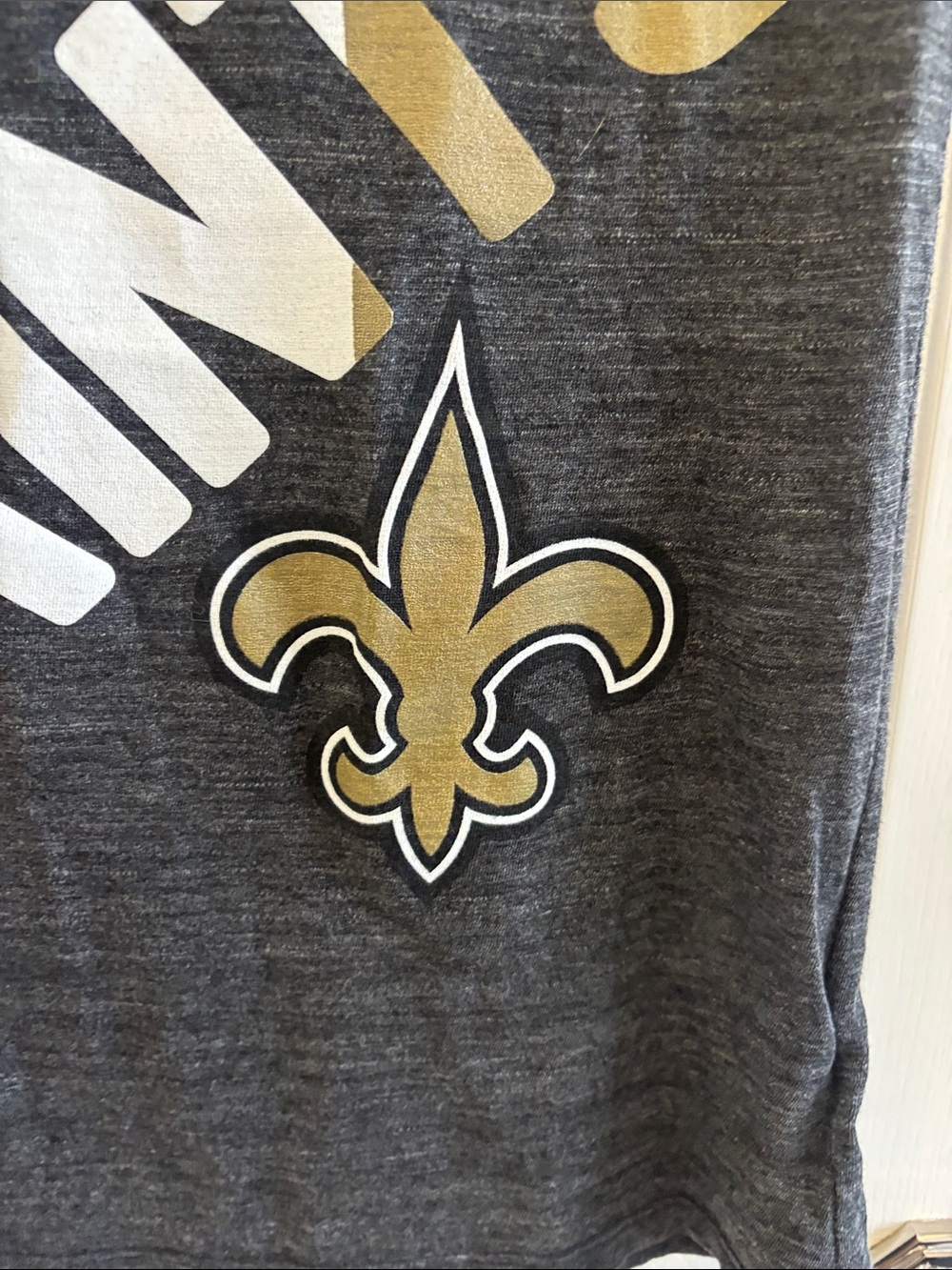 NFL Kids' Dark Gray Tee with Gold & White New Orleans Saints Logo - Picture 3 of 4